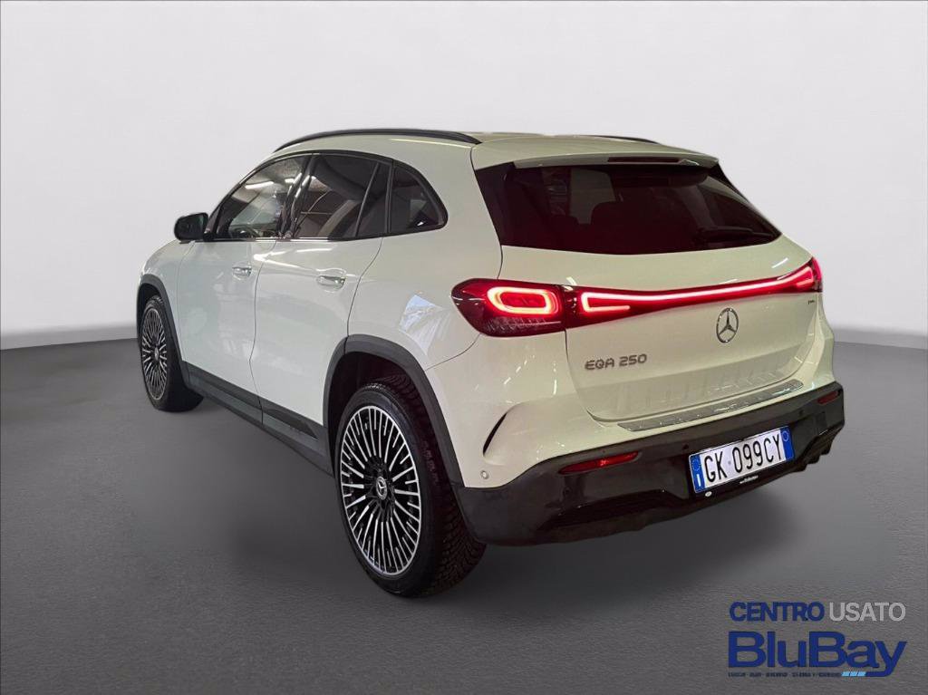 MERCEDES EQA 250 Premium Plus