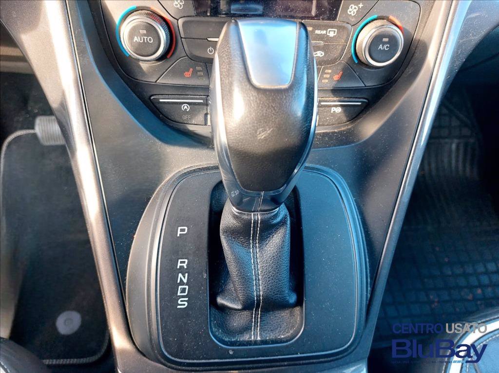 FORD Kuga 2.0 TDCI 180 CV S&S 4WD Powershift Vignale