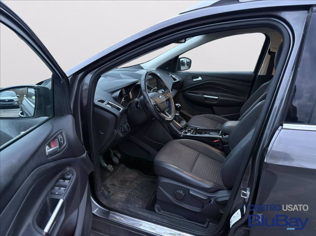 FORD Kuga 2.0 TDCI 150 CV S&S 4WD Titanium