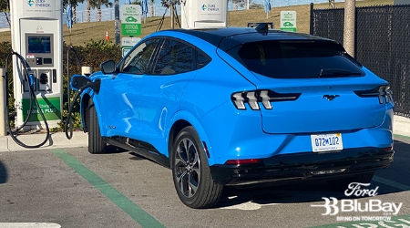 Ford Ricarica Colonnina