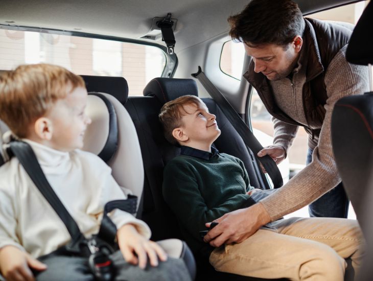 Trasporto Bambini In Auto